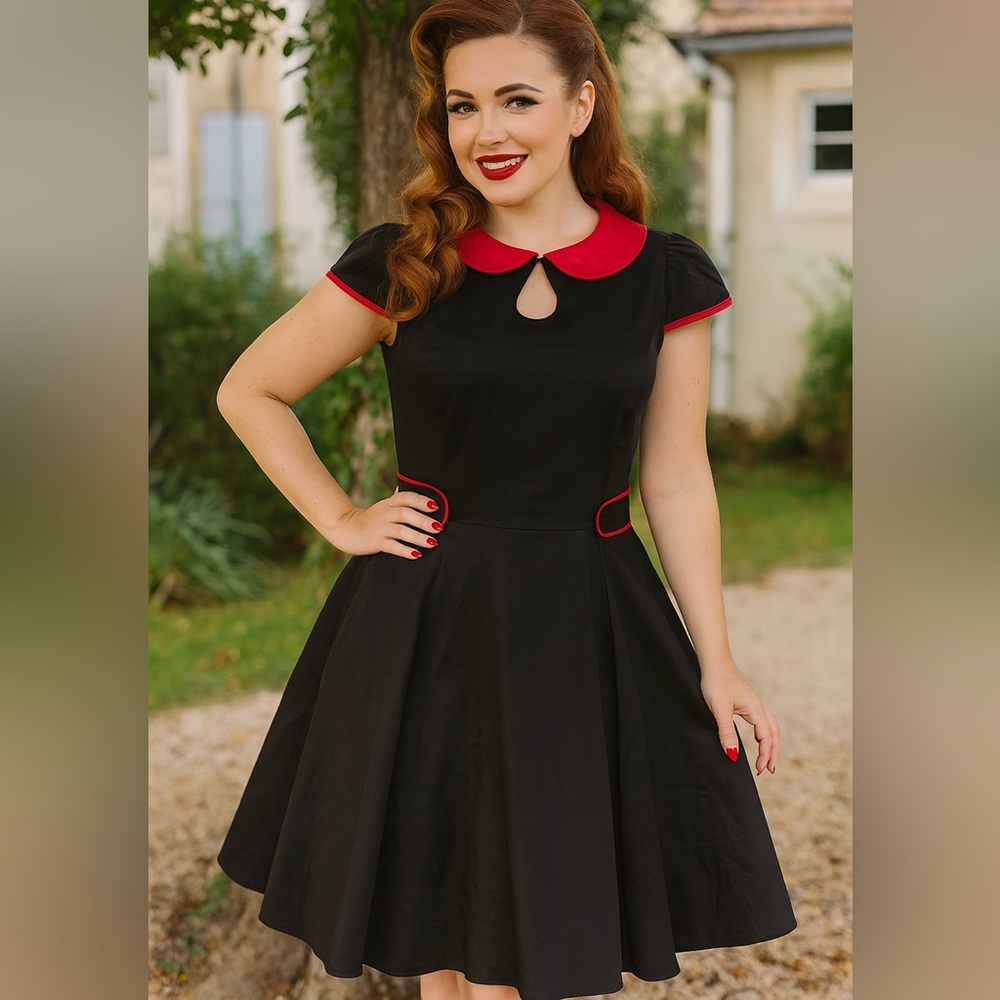 Hearts & Roses London pin up swing dress